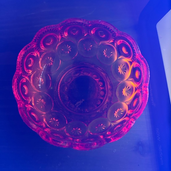 Vintage L.E. smith Moon and Stars Footed Dish - Picture 2 of 2